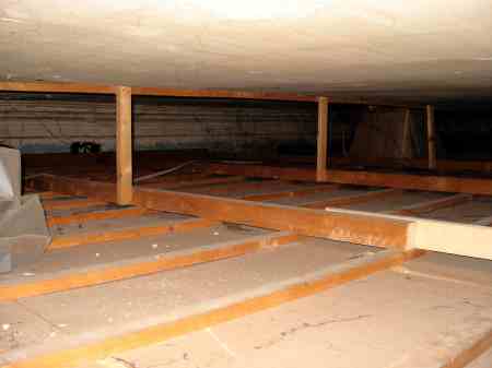 Zwischendecke unter einem ungedmmten Dachboden in Kln