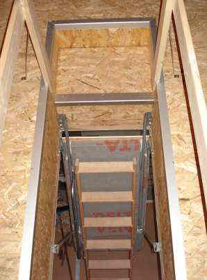 Dachbodentreppe nachtrglich wrmegedmmt DSC04801